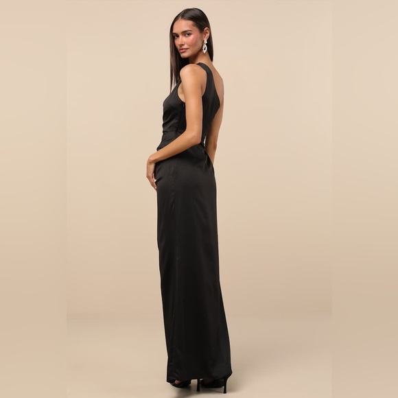 NWT Lulus Dreaming of Elegance Black Satin One-Shoulder Maxi Dress Size Medium - Picture 3 of 10